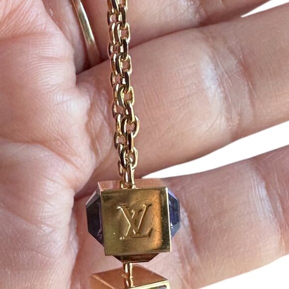 ‼️LOUIS VUITTON CRYSTAL GAMBLE CUBE EARRINGS IN AZUR - Picture 9 of 16